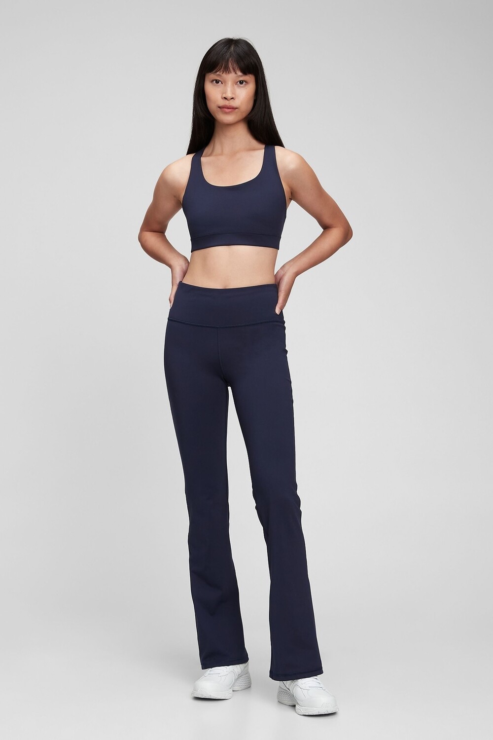 Расклешенные леггинсы с высокой талией из переработанного материала Gap, синий
Расклешенные леггинсы с высокой талией из переработанного материала Gap, синий