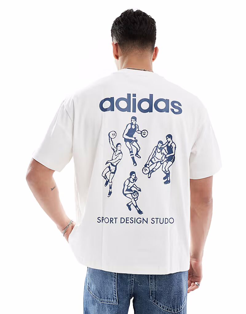 Adidas Originals Adidas sport design studio игроки графическая футболка в облачно-белом цвете / любимые чернила
Adidas Originals Adidas sport design studio игроки графическая футболка в облачно-белом цвете / любимые чернила