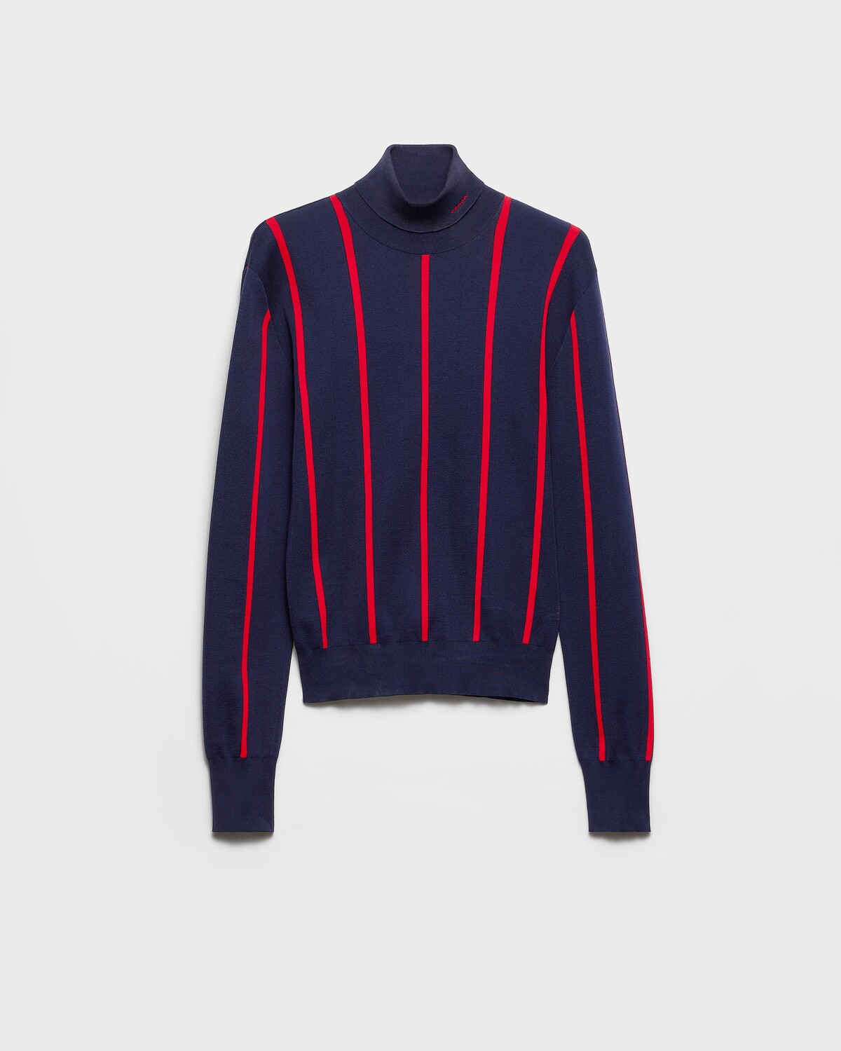 Хлопковый свитер с воротником-стойкой Prada, синий
Хлопковый свитер с воротником-стойкой Prada, синий