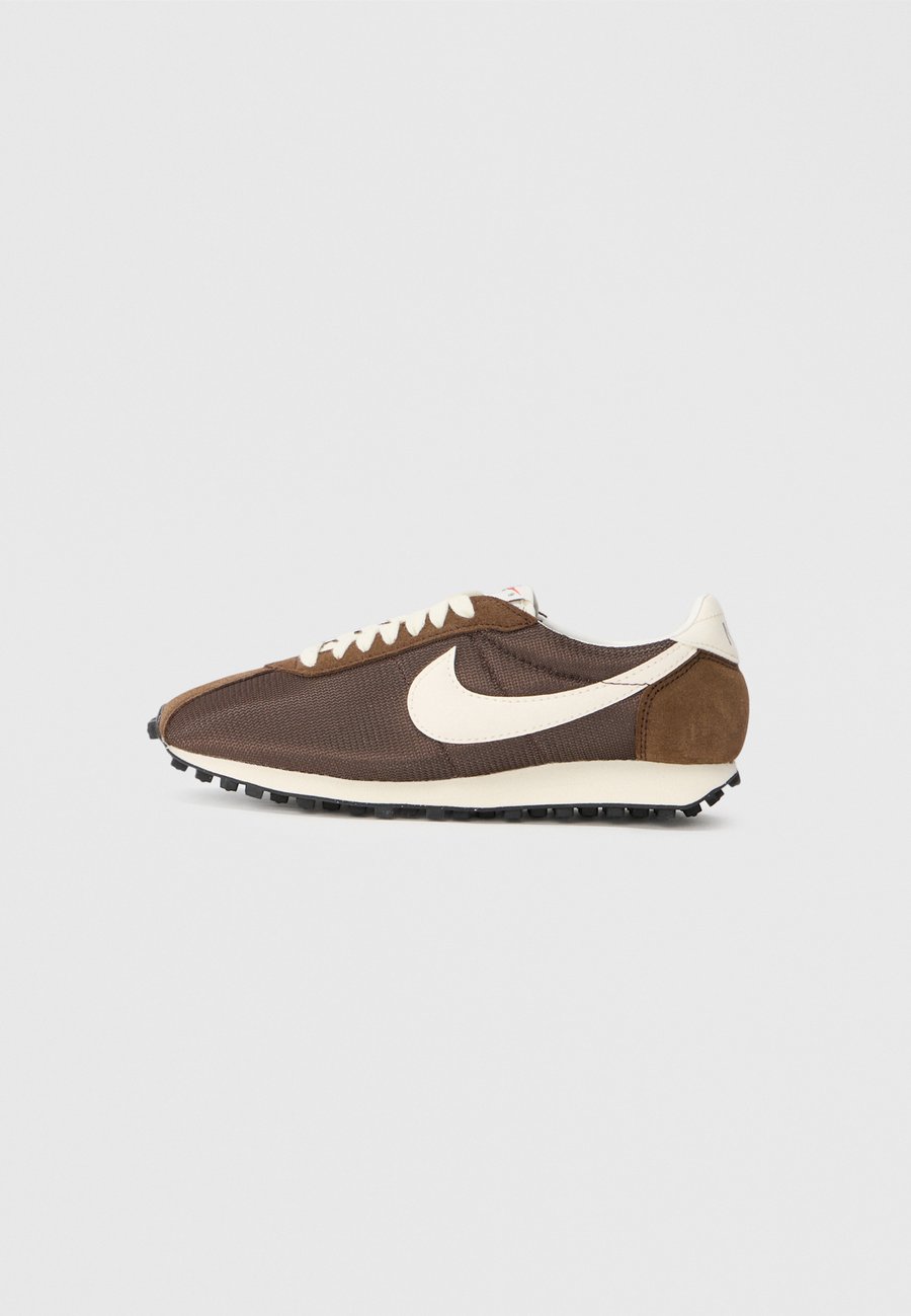 Кроссовки Nike Sportswear LD 1000, Baroque Brown/Soft Pearl/Black/Brown
Кроссовки Nike Sportswear LD 1000, Baroque Brown/Soft Pearl/Black/Brown