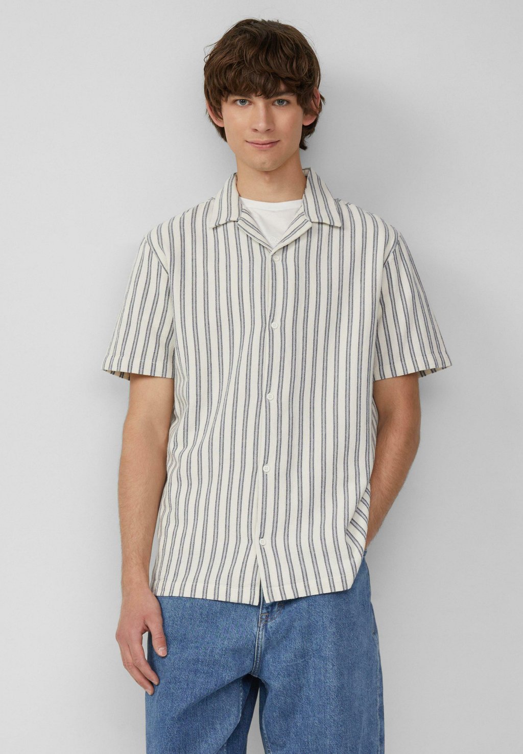 Рубашка RESORT FIT MIT STRUKTURSTREIFEN QS, кремовый
Рубашка RESORT FIT MIT STRUKTURSTREIFEN QS, кремовый