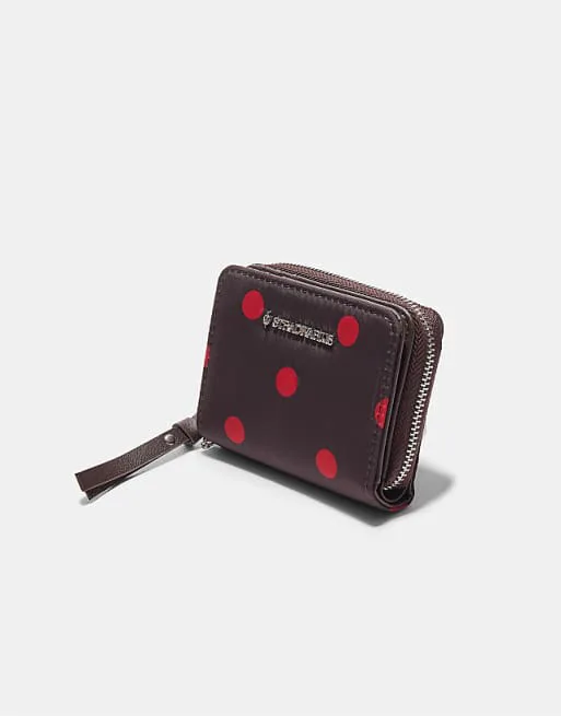 Коричневый кошелек для карт в горошек Stradivarius
Коричневый кошелек для карт в горошек Stradivarius