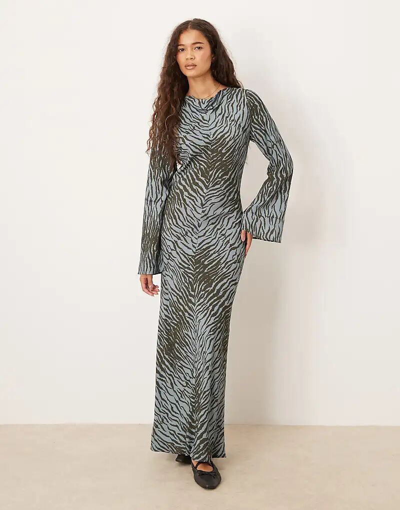 Платье макси ASOS DESIGN с вырезом-лодочкой и анималистичным принтом
Платье макси ASOS DESIGN с вырезом-лодочкой и анималистичным принтом