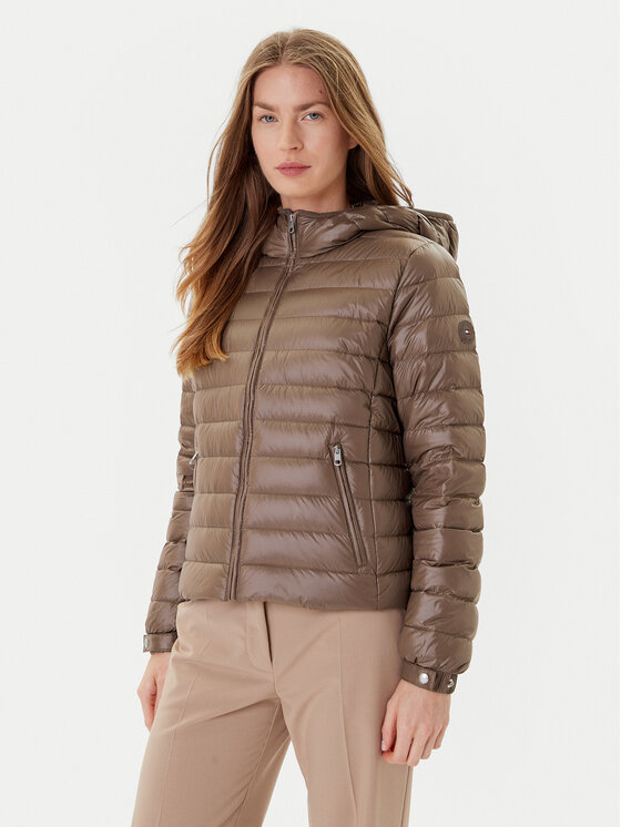 Пуховик regular fit WW0WW46788 Tommy Hilfiger, коричневый
Пуховик regular fit WW0WW46788 Tommy Hilfiger, коричневый