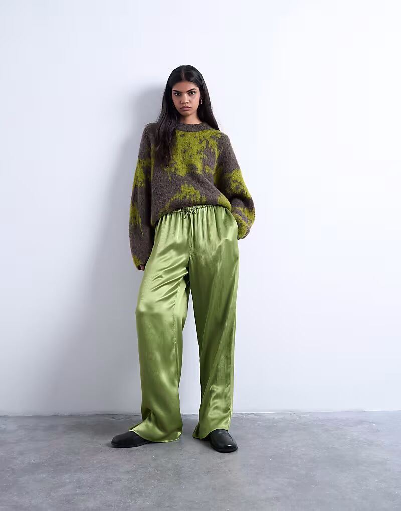 Широкие брюки из жатого атласа ярко-зеленого цвета Topshop
Широкие брюки из жатого атласа ярко-зеленого цвета Topshop