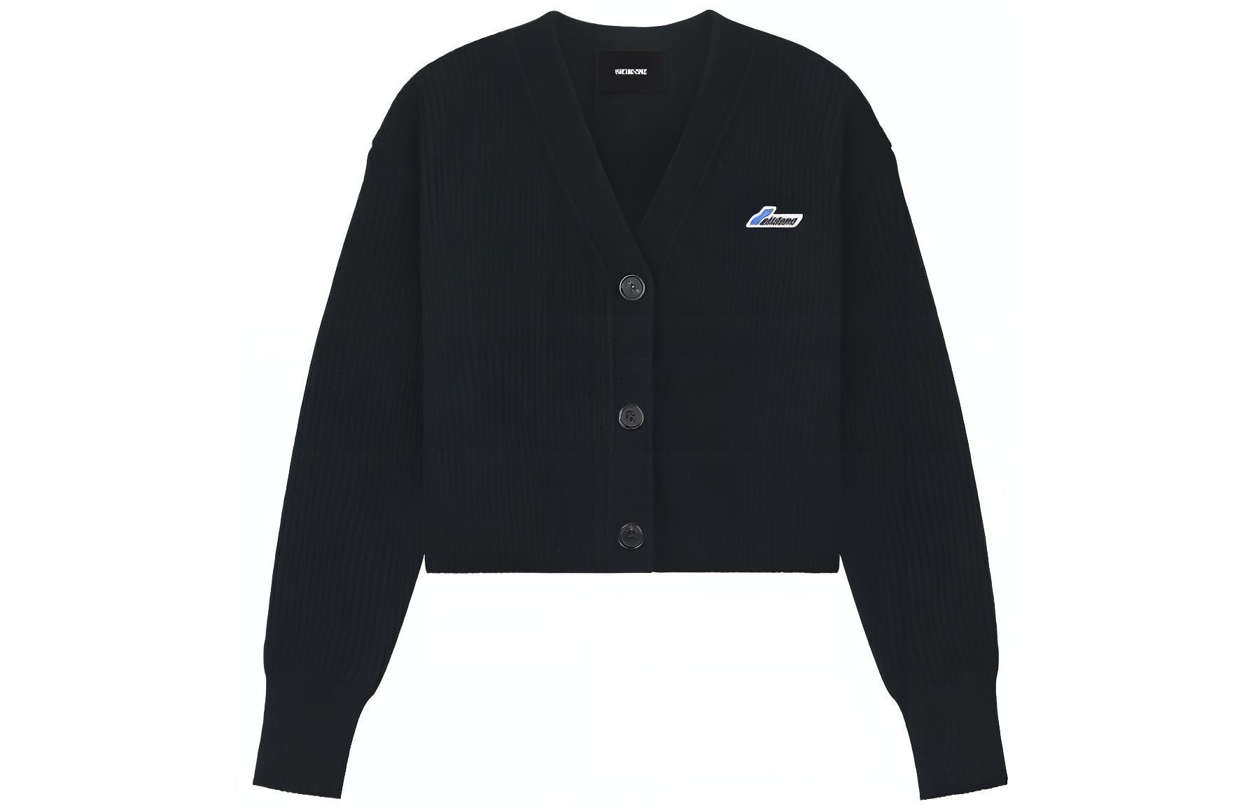 Кардиган из шерсти с резинкой и нашивкой с логотипом WE11DONE, черный
Кардиган из шерсти с резинкой и нашивкой с логотипом WE11DONE, черный