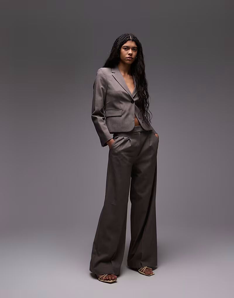 Широкие брюки со складками спереди, коричневого цвета Mango
Широкие брюки со складками спереди, коричневого цвета Mango