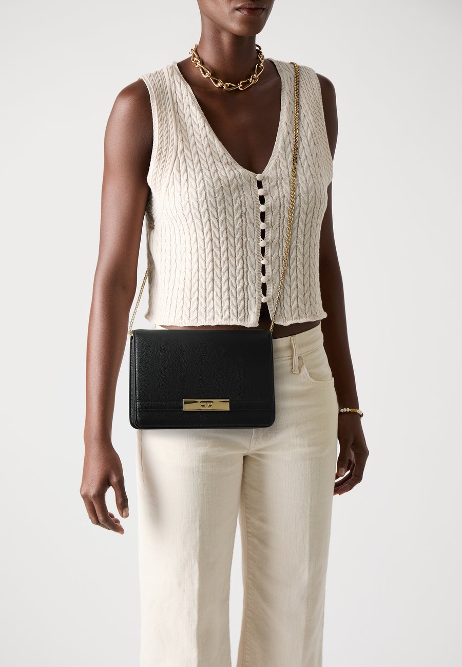 Сумка кросс-боди Elisabetta Franchi WOMENS BAG, Nero/Black
Сумка кросс-боди Elisabetta Franchi WOMENS BAG, Nero/Black