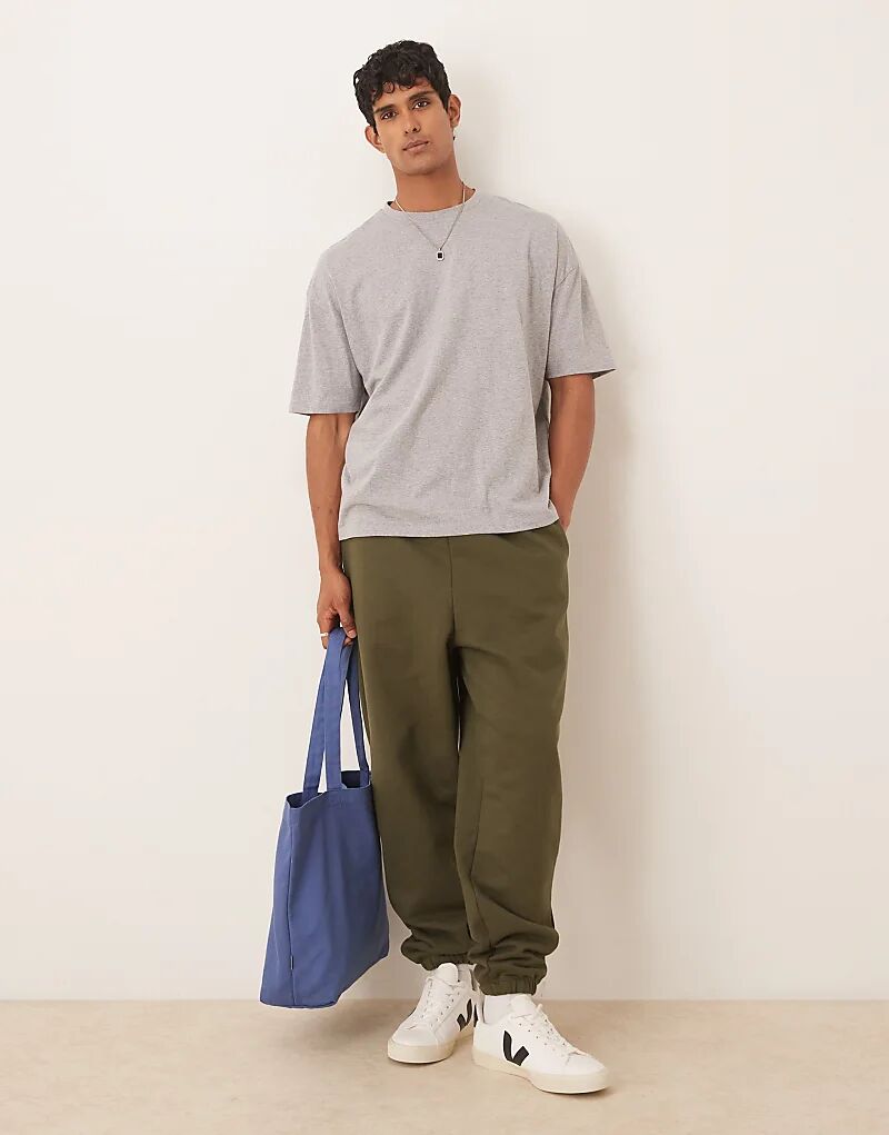 Премиальные плотные свободные брюки-джоггеры ASOS DESIGN из ткани плотностью 400 г/м² темно-зеленого цвета
Премиальные плотные свободные брюки-джоггеры ASOS DESIGN из ткани плотностью 400 г/м² темно-зеленого цвета