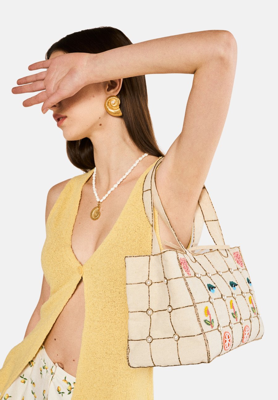 Сумка-шоппер NALI Tote bag, White Embroidered/Multi-Coloured
Сумка-шоппер NALI Tote bag, White Embroidered/Multi-Coloured