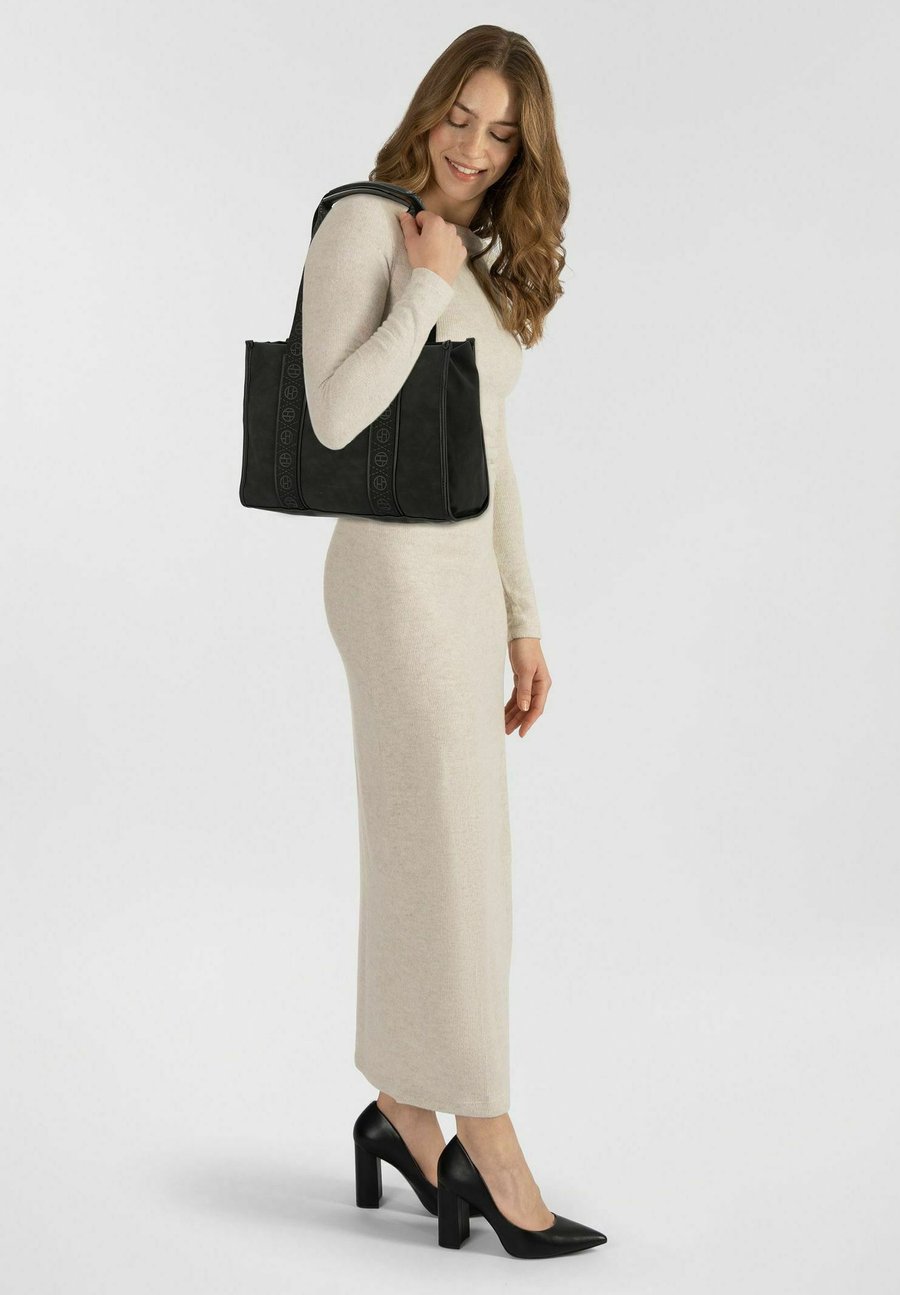 Сумка TOM TAILOR YARA SHOPPER, Black
Сумка TOM TAILOR YARA SHOPPER, Black