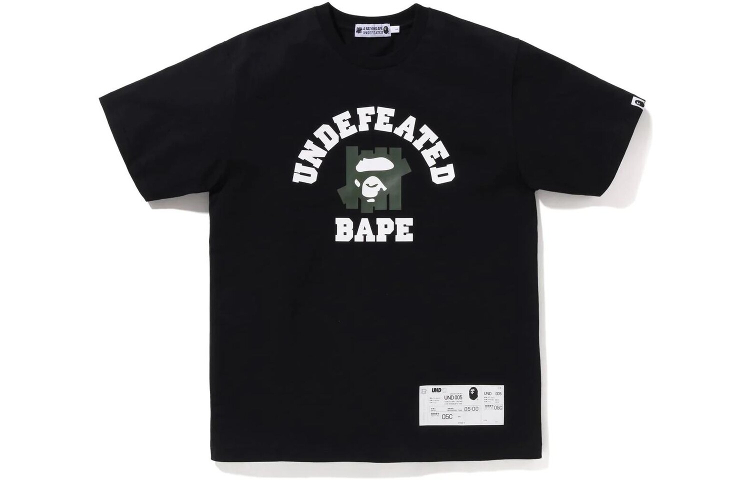 Футболка BAPE X Undefeated College FW22 A Bathing Ape, белый 
Футболка BAPE X Undefeated College FW22 A Bathing Ape, белый