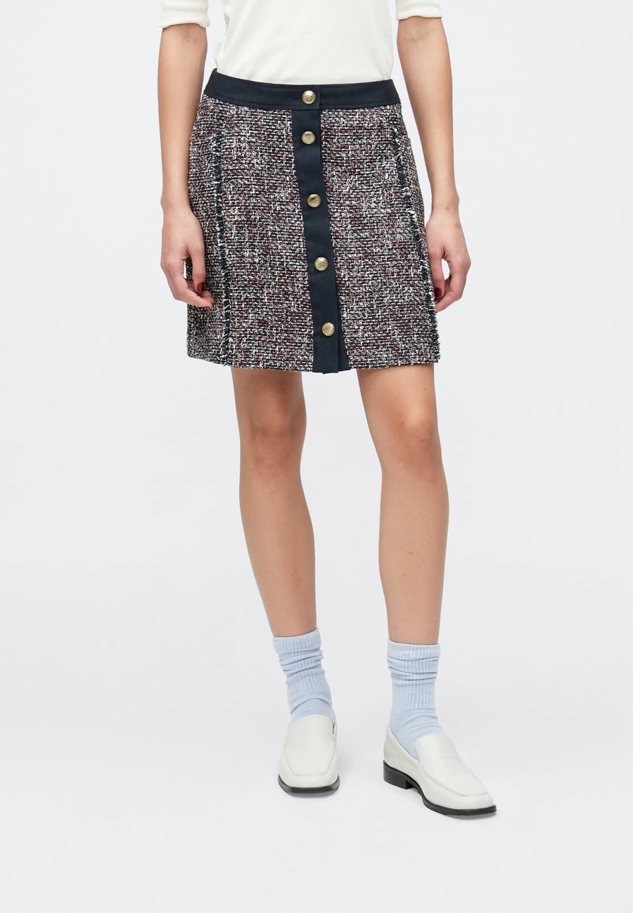 Юбка Marc Cain Mini skirt, Periscope/Purple
Юбка Marc Cain Mini skirt, Periscope/Purple