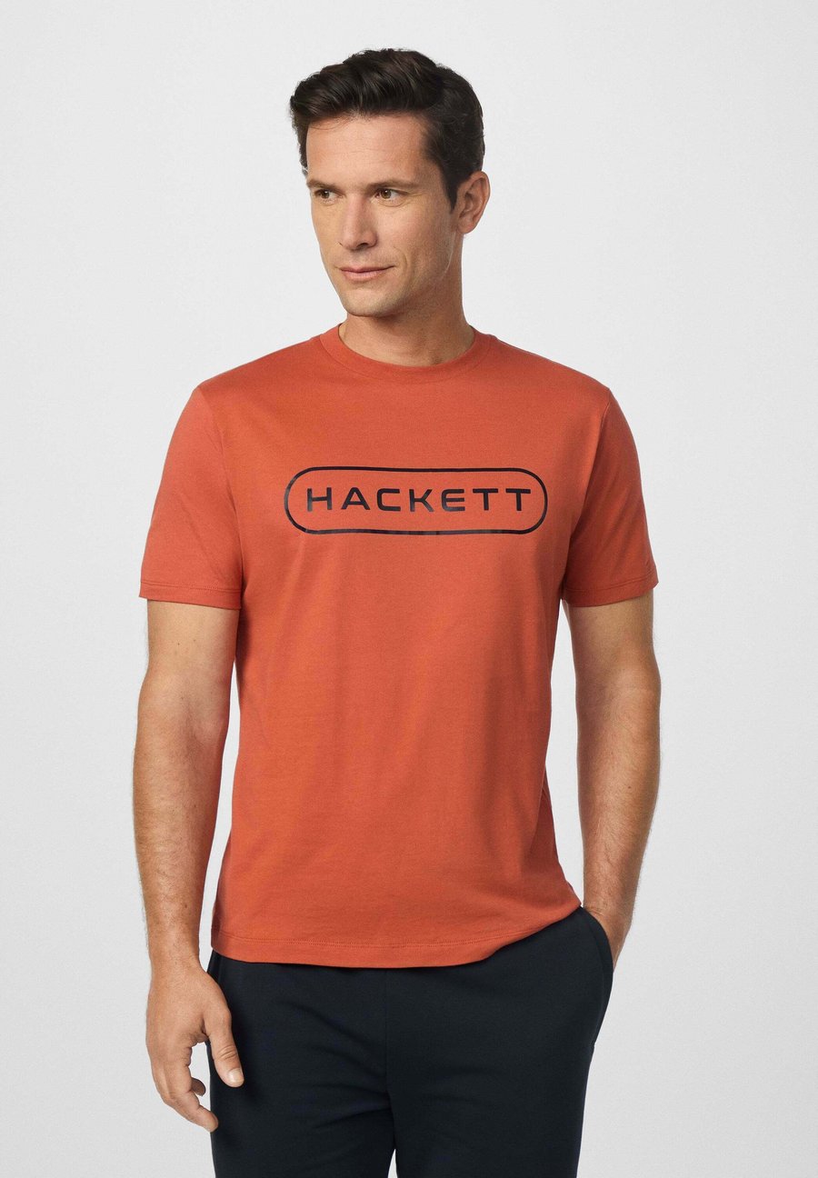 Футболка Hackett London Print T-shirt, Burnt Ochre Orange/Orange
Футболка Hackett London Print T-shirt, Burnt Ochre Orange/Orange