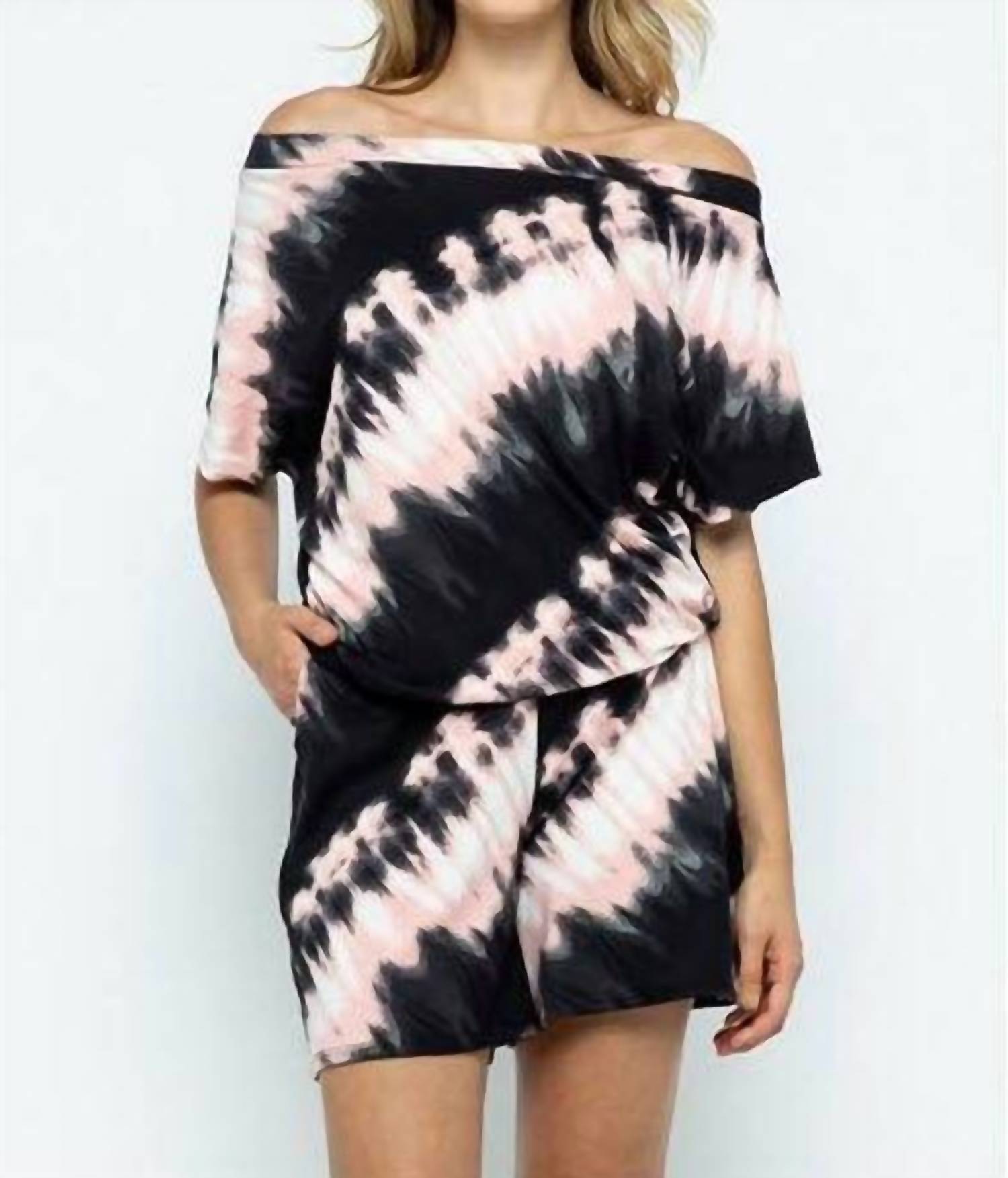 Розовый офф-шoulder тай-дай комбинезон с карманами Ellis
Розовый офф-шoulder тай-дай комбинезон с карманами Ellis