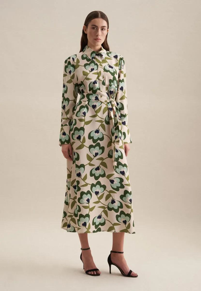 Летнее платье seidensticker "Black Rose", воротник с длинными рукавами и принтом, зеленый
Летнее платье seidensticker "Black Rose", воротник с длинными рукавами и принтом, зеленый