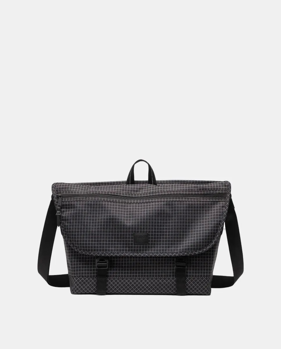 Сумка через плечо Cove Messenger от Supply черного цвета Herschel
Сумка через плечо Cove Messenger от Supply черного цвета Herschel