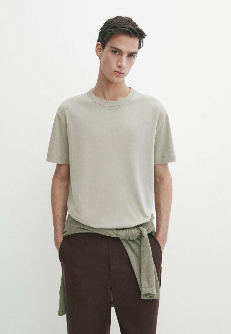 Базовая футболка SHORT SLEEVE Massimo Dutti, серый
Базовая футболка SHORT SLEEVE Massimo Dutti, серый