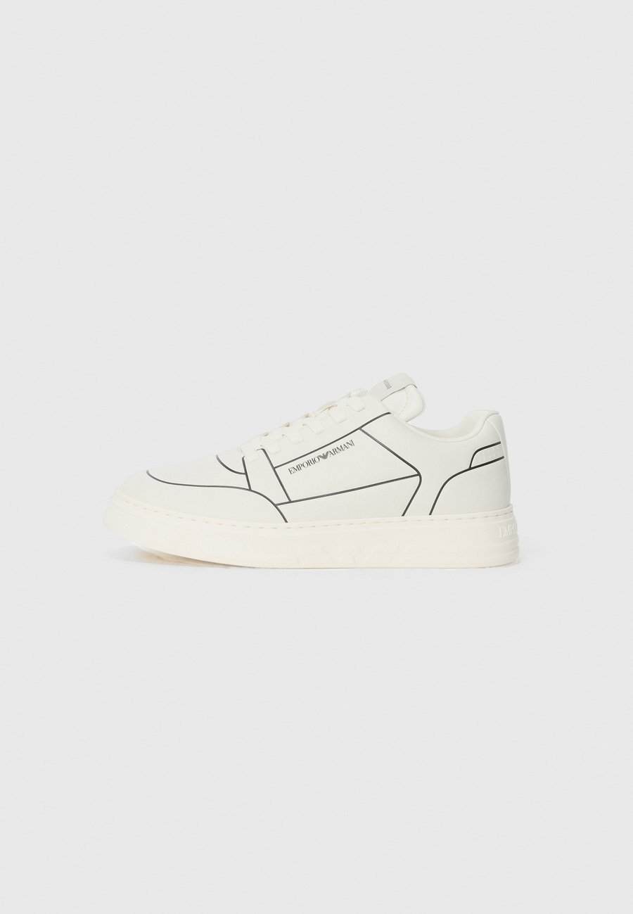 Кроссовки Emporio Armani Trainers, Off White/Black/White
Кроссовки Emporio Armani Trainers, Off White/Black/White