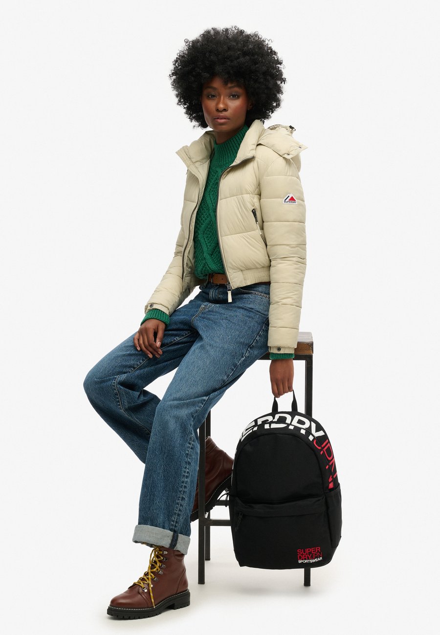 Рюкзак Superdry & Co LOGO WINDYACHTER MONTANA, Black
Рюкзак Superdry & Co LOGO WINDYACHTER MONTANA, Black