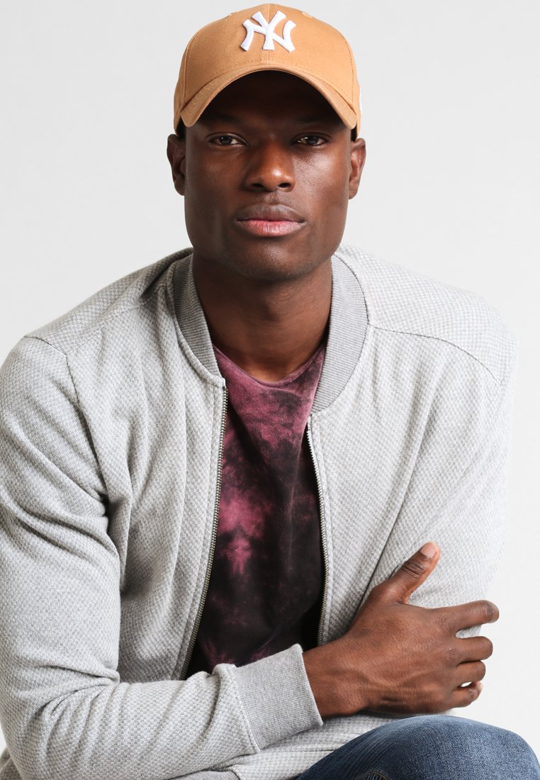 Бейсболка New Era 9FORTY LEAGUE, Light Brown
Бейсболка New Era 9FORTY LEAGUE, Light Brown