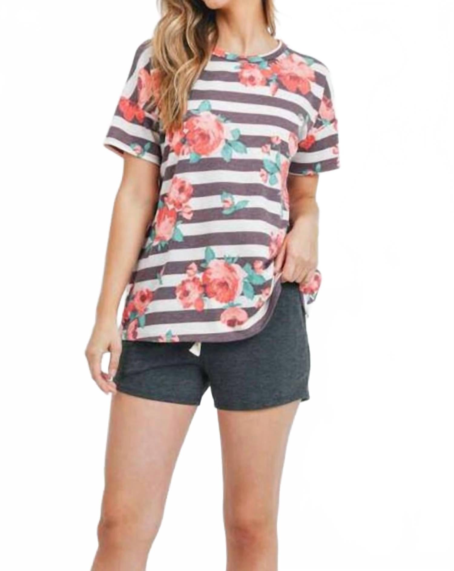 Полосатая футболка с коротким рукавом и цветочным принтом в мультиколоре PERFECT PEACH
Полосатая футболка с коротким рукавом и цветочным принтом в мультиколоре PERFECT PEACH