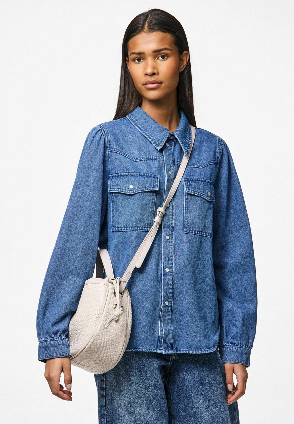 Сумка BALLOON Pieces, бежевый
Сумка BALLOON Pieces, бежевый