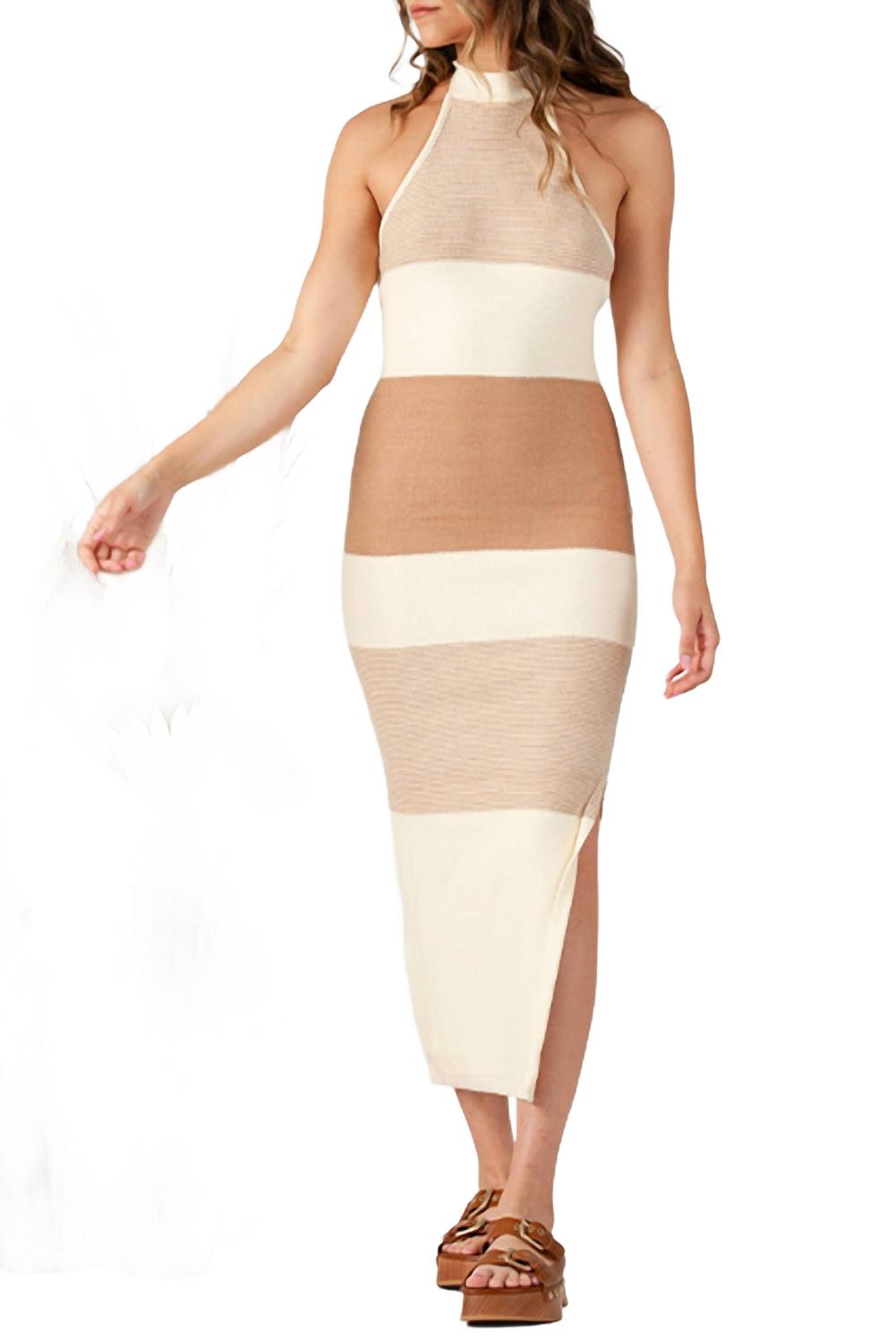 Brizo Вязаное платье-миди с запахом в цвете слоновая кость/бежевый LUCCA
Brizo Вязаное платье-миди с запахом в цвете слоновая кость/бежевый LUCCA