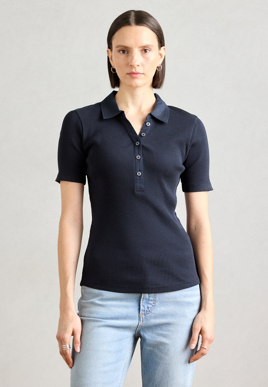 Поло Marc O'Polo SHORT SLEEVE, Deep Blue Sea/Dark Blue
Поло Marc O'Polo SHORT SLEEVE, Deep Blue Sea/Dark Blue