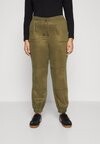 Брюки для тренировочного костюма CARKENYA PANTS Only Carmakoma, хаки
Брюки для тренировочного костюма CARKENYA PANTS Only Carmakoma, хаки