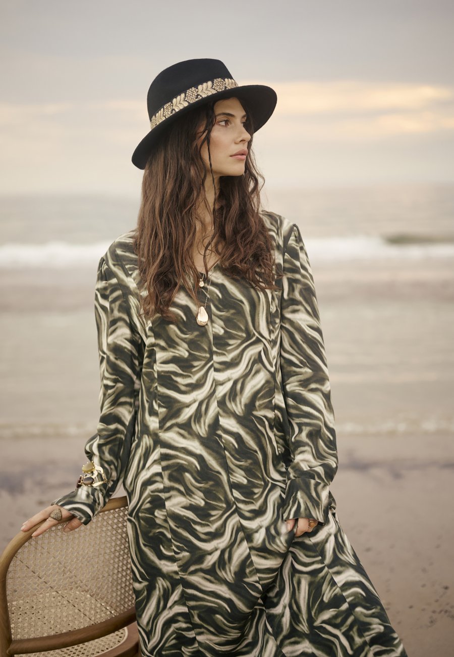 Платье Cream BEVA, Green Animal/Green
Платье Cream BEVA, Green Animal/Green