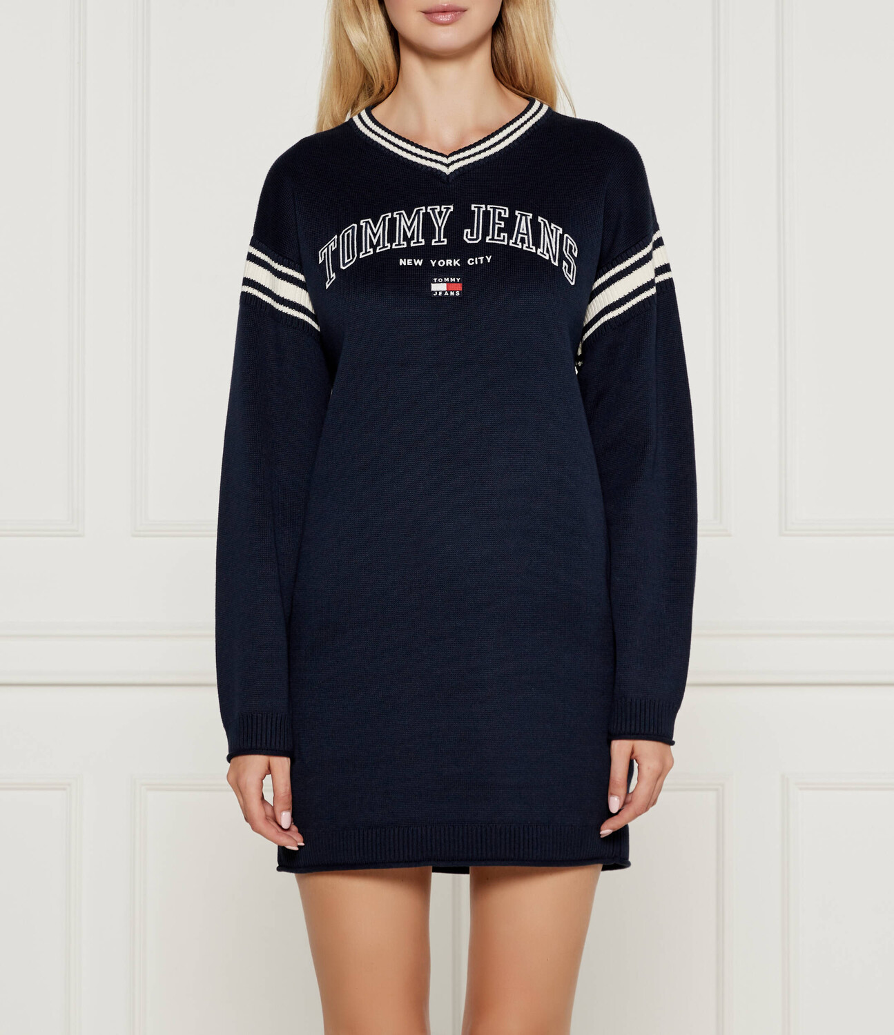 Платье Tommy Jeans, темно-синий
Платье Tommy Jeans, темно-синий