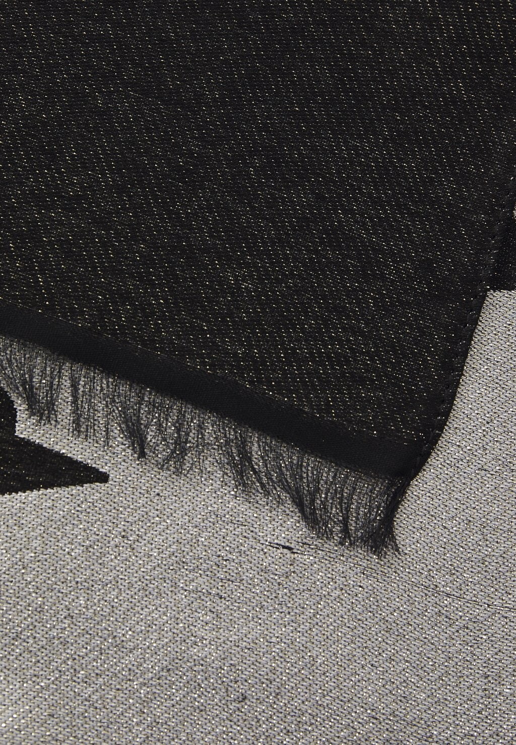 Шарф ZALINA KEFIAH Guess, черный
Шарф ZALINA KEFIAH Guess, черный