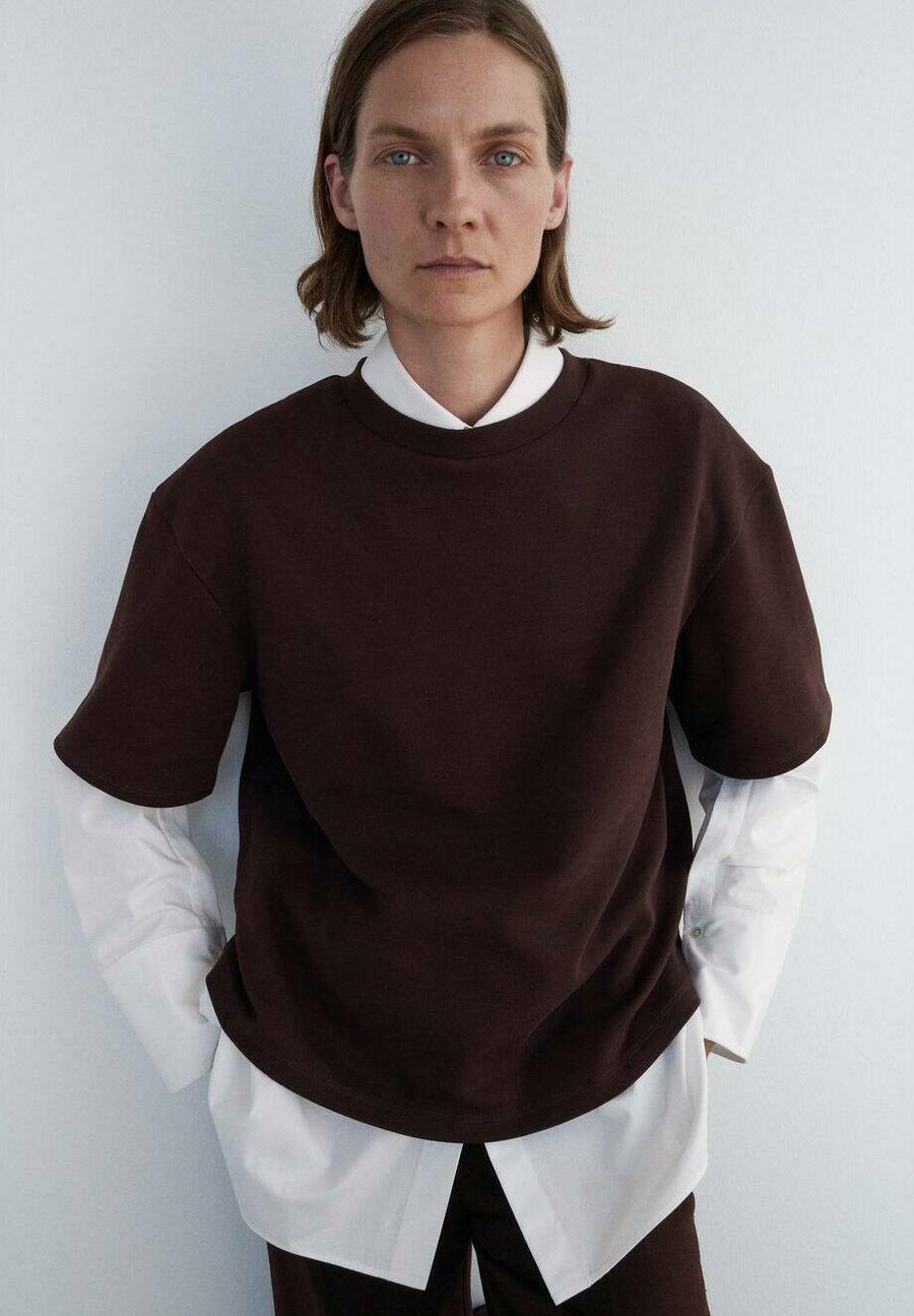 Футболка Mango Basic T-shirt, Dark Brown
Футболка Mango Basic T-shirt, Dark Brown