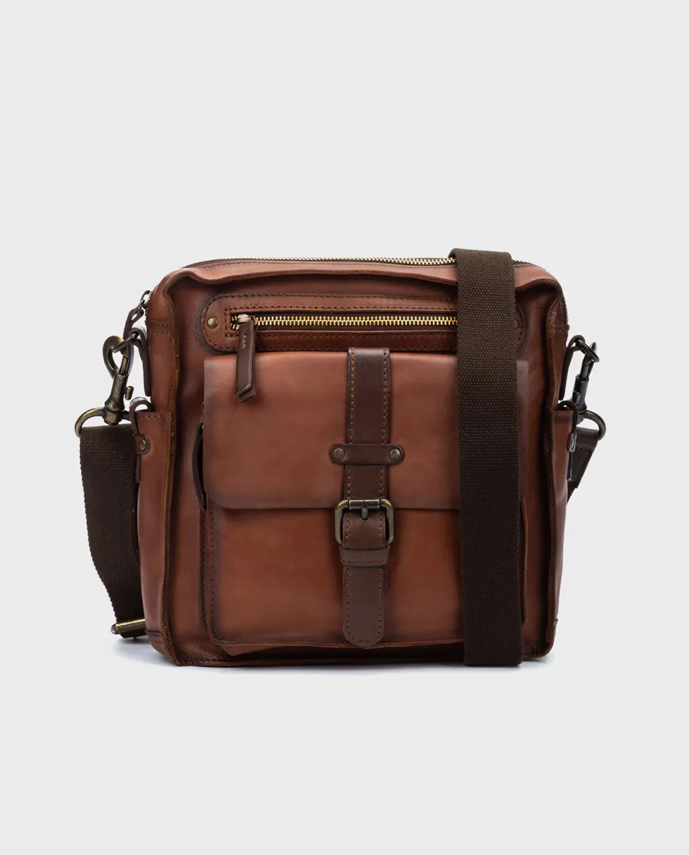 Мужская кожаная сумка через плечо на молнии коричневого цвета Pikolinos, коричневый 
Мужская кожаная сумка через плечо на молнии коричневого цвета Pikolinos, коричневый