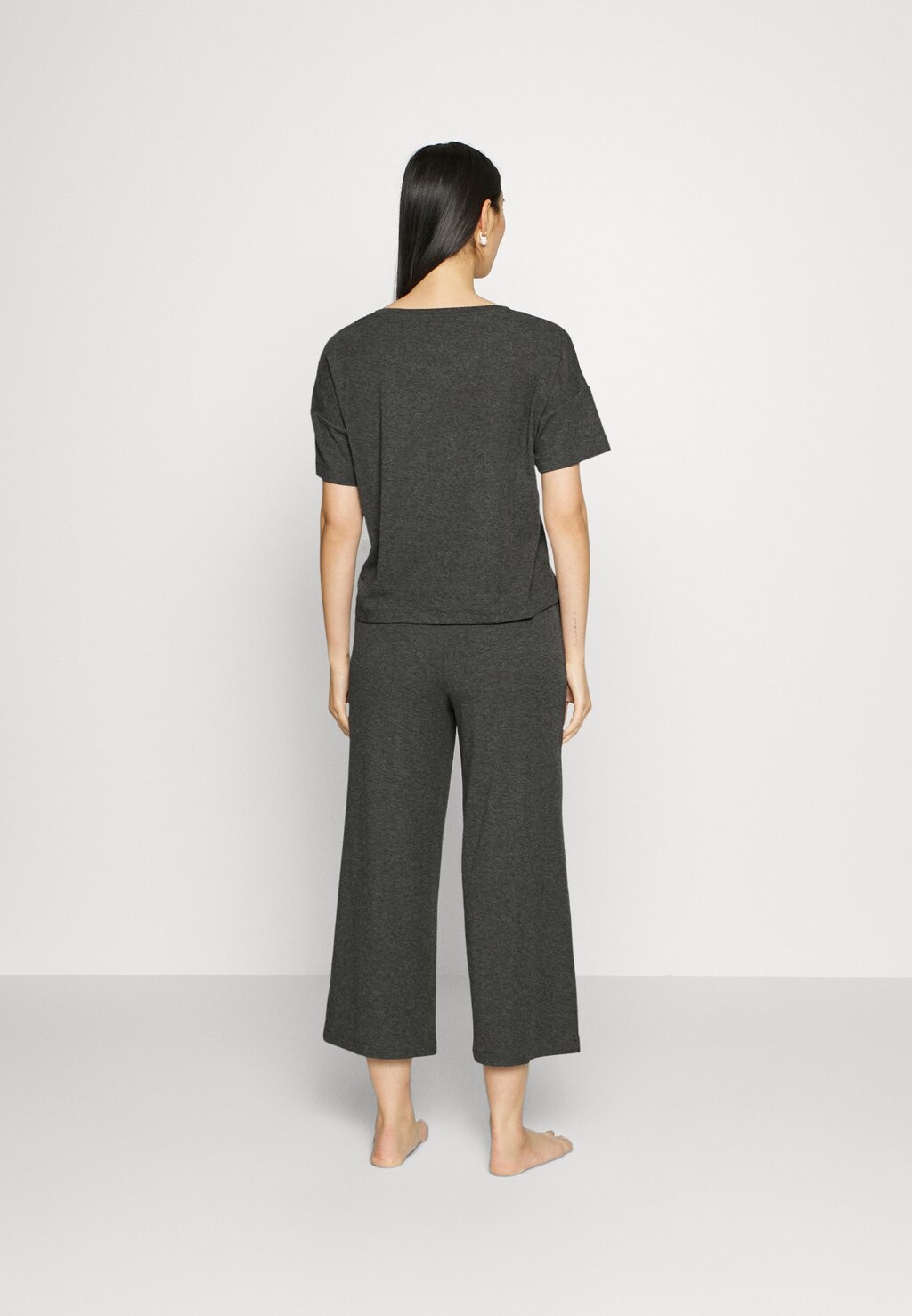 Пижама LASCANA, темно-серый
Пижама LASCANA, темно-серый