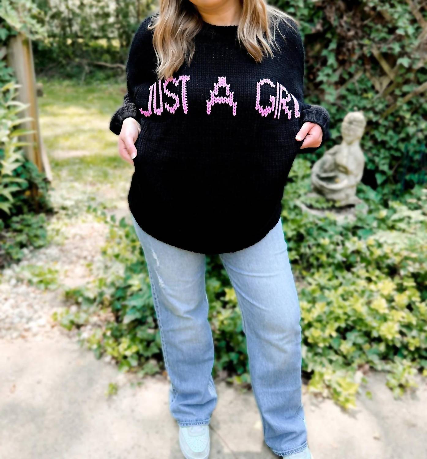 Просто девчонка оверсайз свитер в черном With love
Просто девчонка оверсайз свитер в черном With love