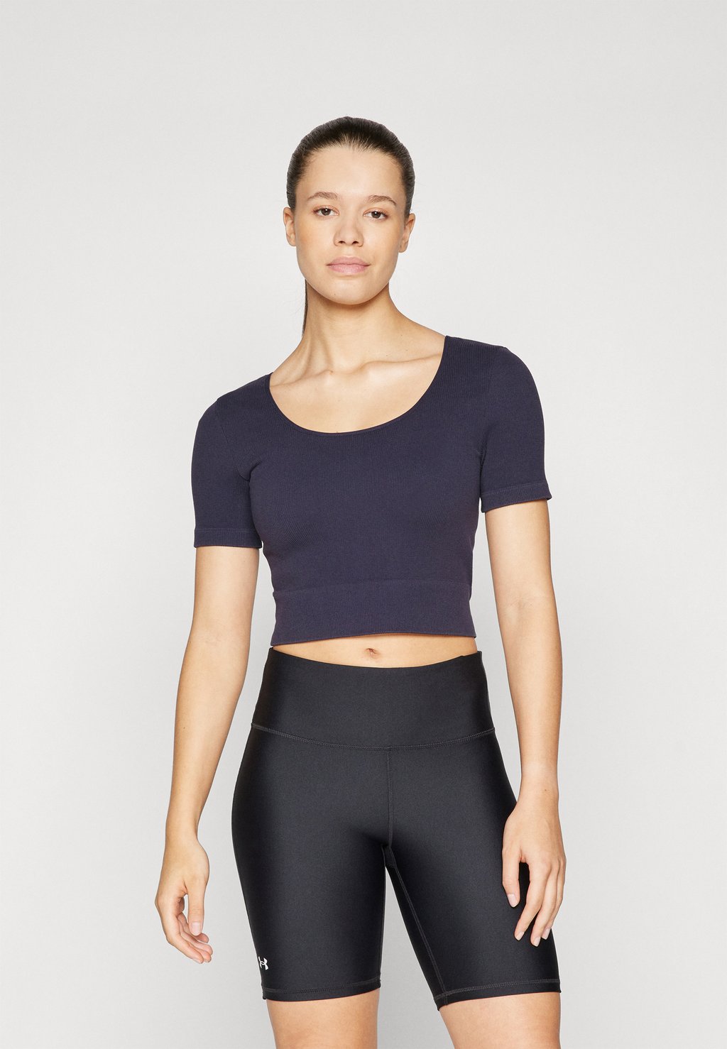 Спортивная футболка LIFE WAY CROP SEAM ONLY Play, темно-синий 
Спортивная футболка LIFE WAY CROP SEAM ONLY Play, темно-синий