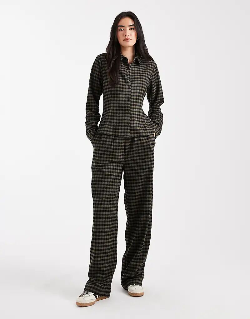 Брюки-бочонки ASOS DESIGN с завязкой на талии, черная и хаки клетка
Брюки-бочонки ASOS DESIGN с завязкой на талии, черная и хаки клетка