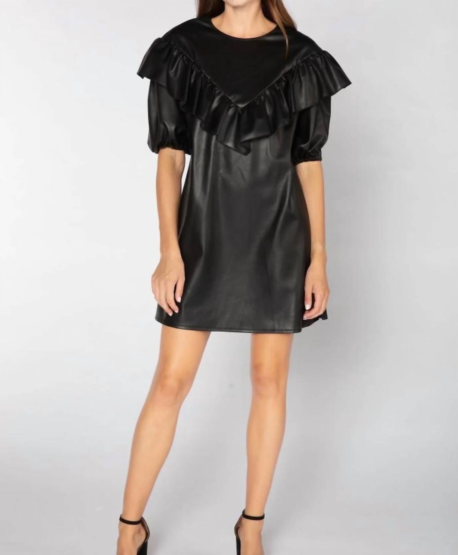 Платье Avoly черного цвета S'edge
Платье Avoly черного цвета S'edge