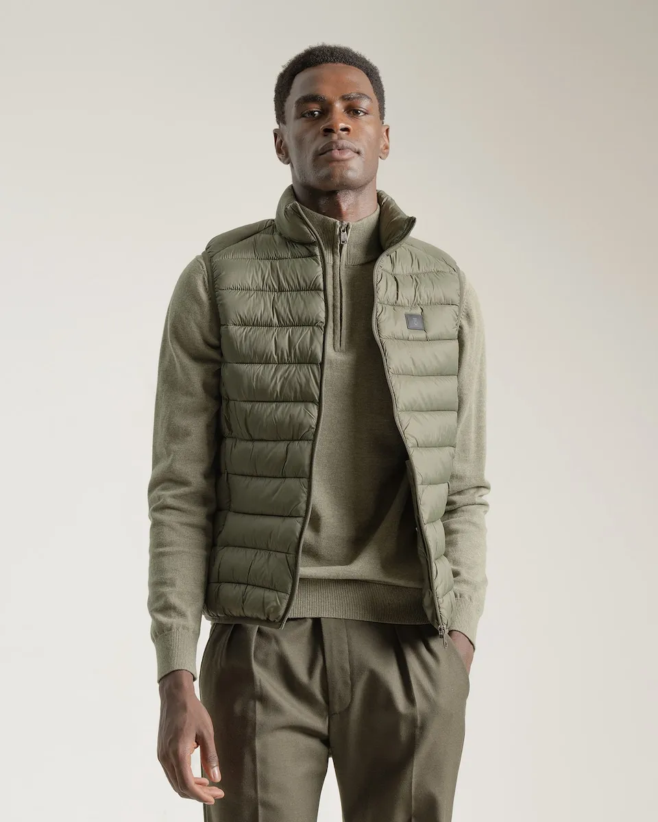 Мужской ультралегкий стеганый жилет PuroEgo, зеленый
Мужской ультралегкий стеганый жилет PuroEgo, зеленый