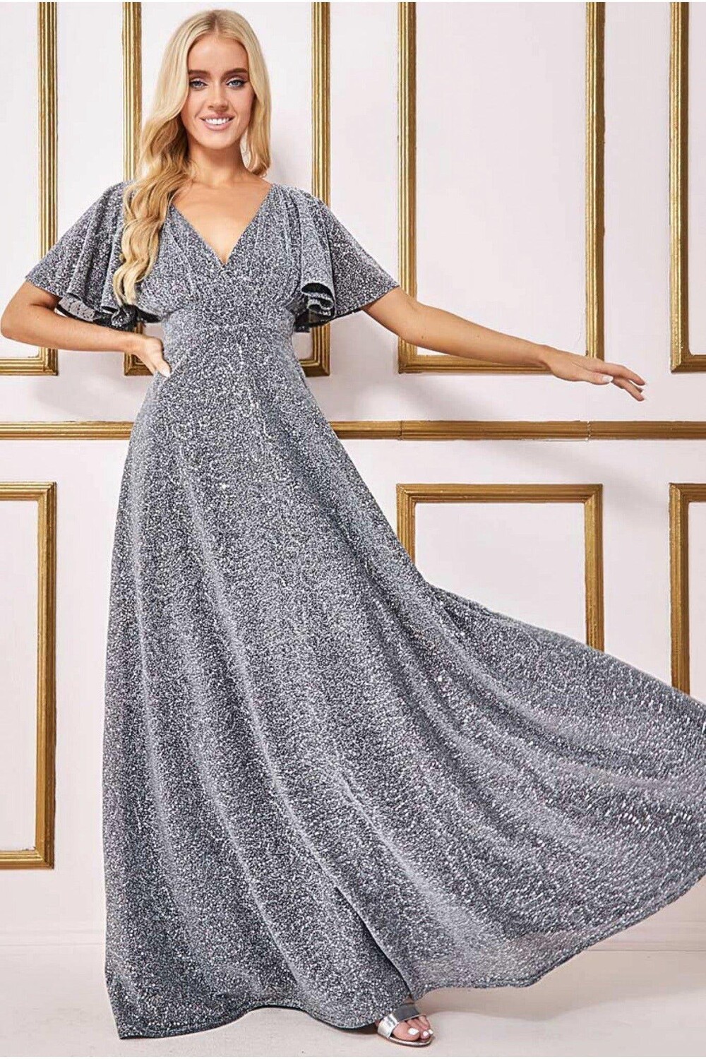 Платье макси с блестками и развевающимися рукавами Goddiva, серебро
Платье макси с блестками и развевающимися рукавами Goddiva, серебро