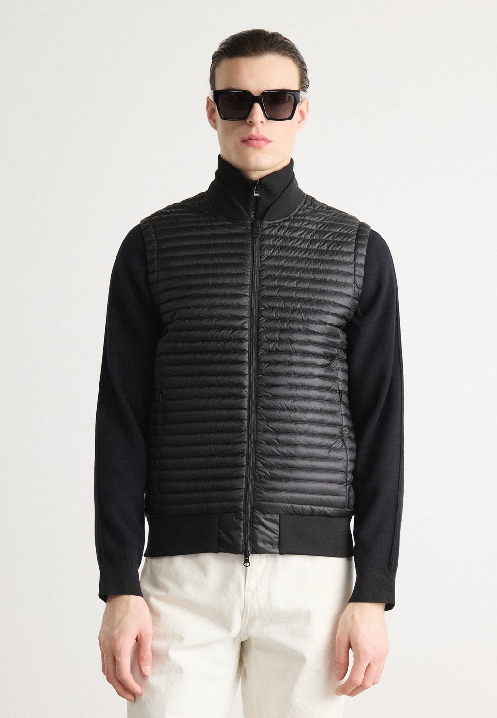 Жилет MENS VEST Colmar Originals, черный
Жилет MENS VEST Colmar Originals, черный