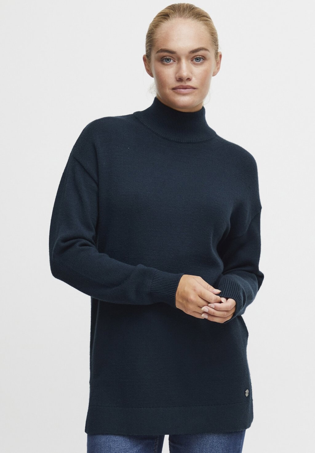 Вязаный свитер RATINA Oxmo, цвет total eclipse
Вязаный свитер RATINA Oxmo, цвет total eclipse