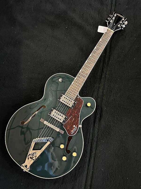 Электрогитара Gretsch G2420 Streamliner Hollow Body Chromatic II Tailpiece 2023 Cadillac Green #IS230302472 6lbs. 11.6 oz
Электрогитара Gretsch G2420 Streamliner Hollow Body Chromatic II Tailpiece 2023 Cadillac Green #IS230302472 6lbs. 11.6 oz