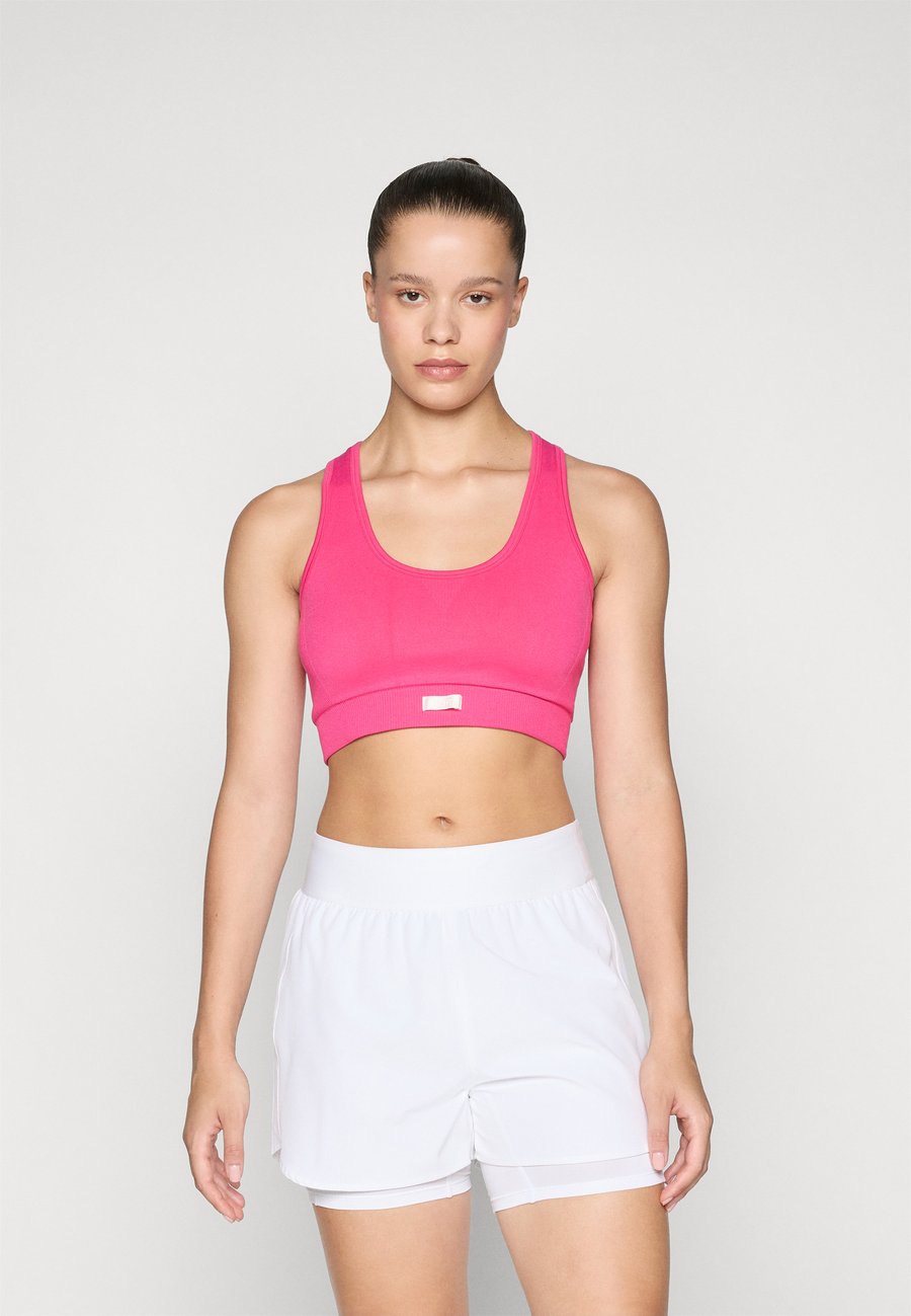 Бюстгальтер Björn Borg STUDIO SEAMLESS LOW BRA, Pink Glow/Neon Pink
Бюстгальтер Björn Borg STUDIO SEAMLESS LOW BRA, Pink Glow/Neon Pink
