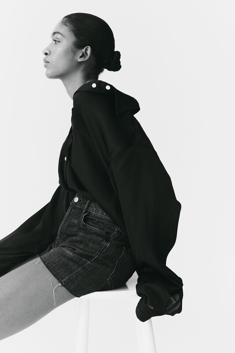 Джинсовые шорты feather soft H&M, черный
Джинсовые шорты feather soft H&M, черный