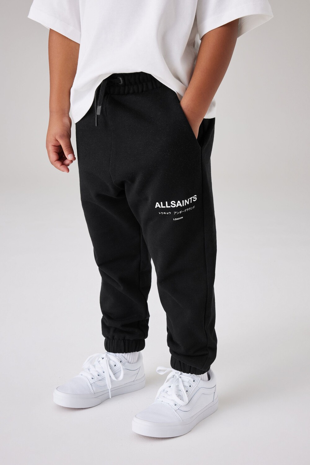 Джоггеры Underground с прямыми манжетами Smallsaints, черный
Джоггеры Underground с прямыми манжетами Smallsaints, черный