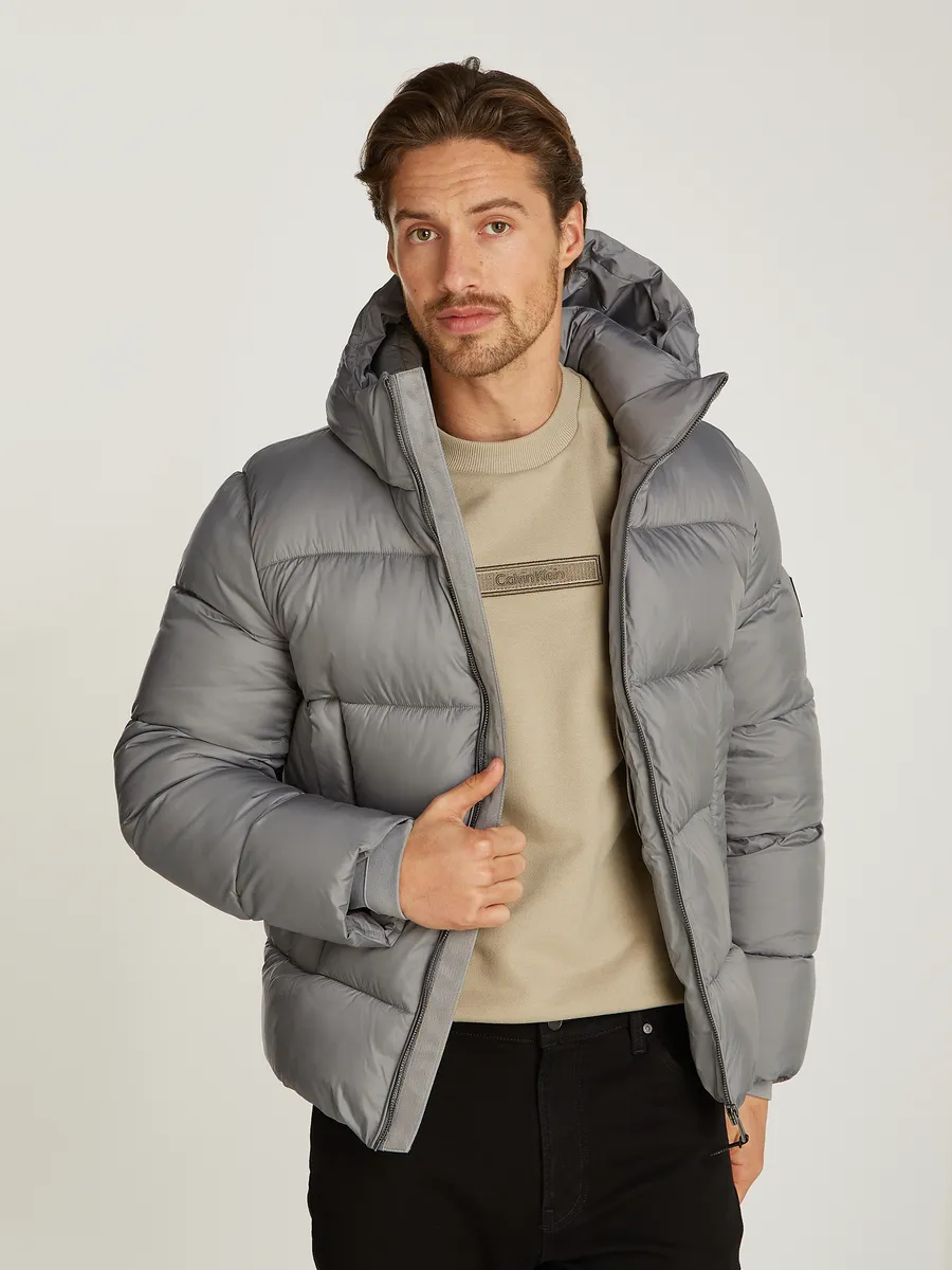Куртка Calvin Klein для активного отдыха "HOODED QUILT PUFFER MW", с капюшоном и нашивкой с логотипом, цвет Moon Mist
Куртка Calvin Klein для активного отдыха "HOODED QUILT PUFFER MW", с капюшоном и нашивкой с логотипом, цвет Moon Mist