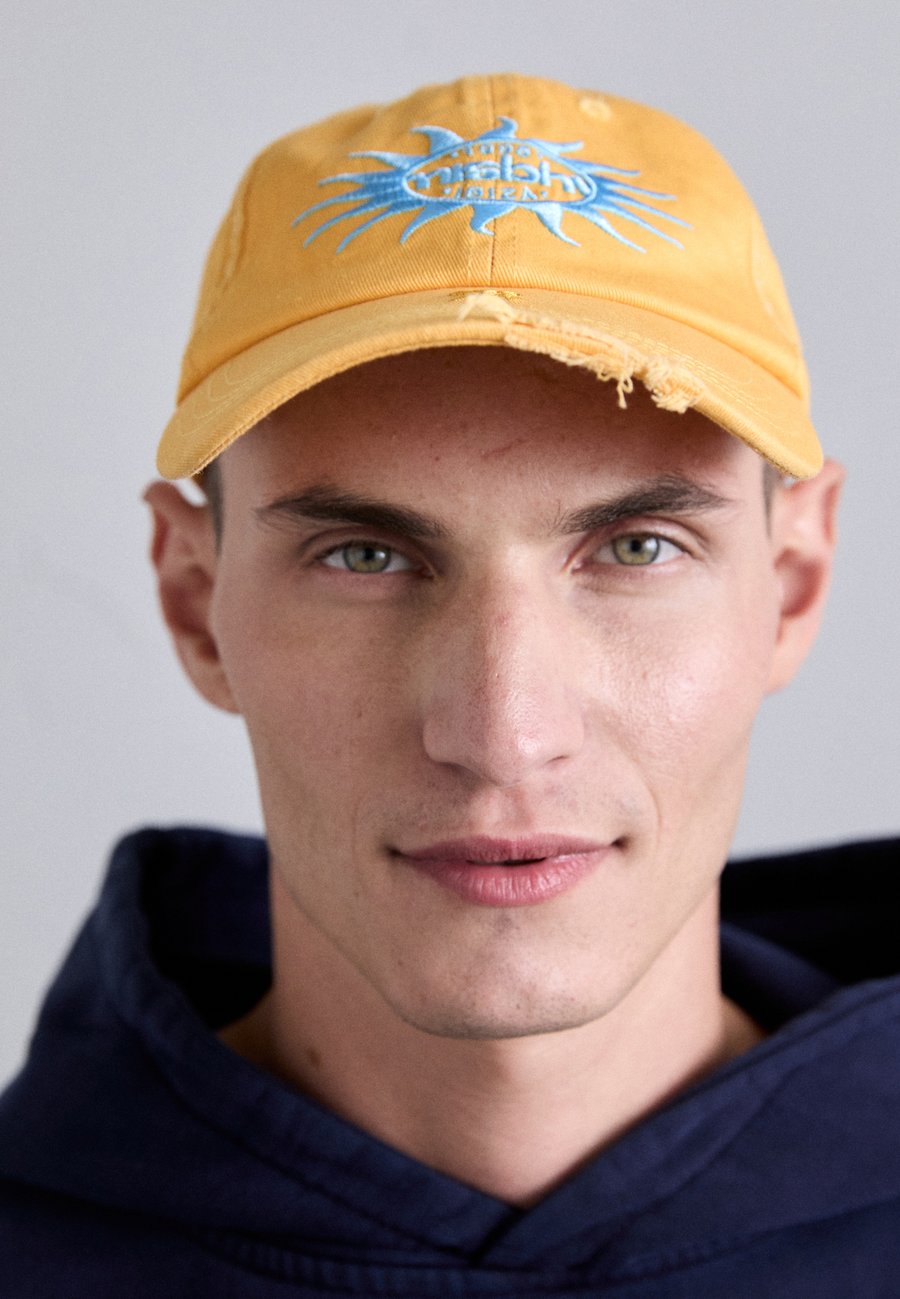 Бейсболка MISBHV VINTAGE UNISEX, Yellow
Бейсболка MISBHV VINTAGE UNISEX, Yellow